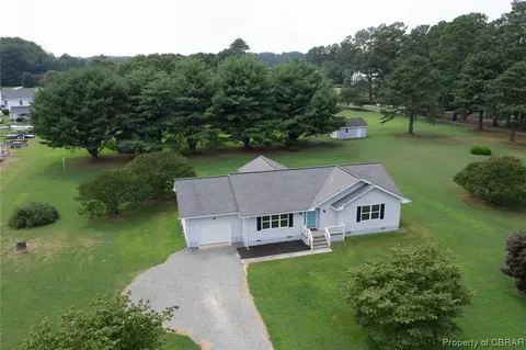 47 Family Ln, Cobbs Creek, VA 23035