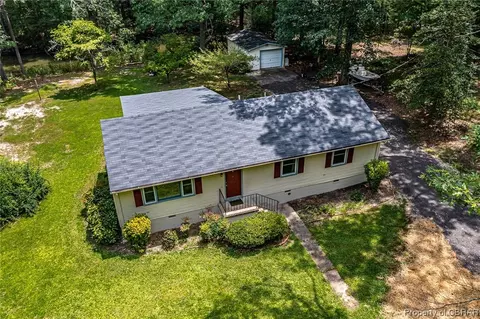 164 Elm St, White Stone, VA 22578