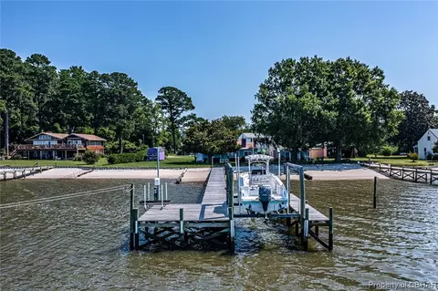 3879 Old Concord Rd, Gloucester, VA 23061