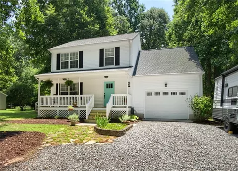 8463 Kitchener Dr, Gloucester, VA 23061