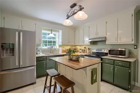 8463 Kitchener Dr, Gloucester, VA 23061 photo 10