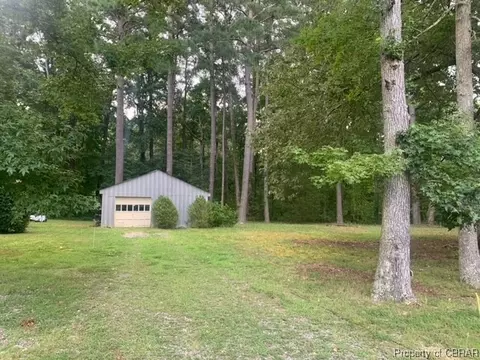 5375 Three Mile Ln, Gloucester, VA 23061