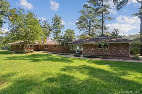 210 Yorkview Rd, Yorktown, VA 23692