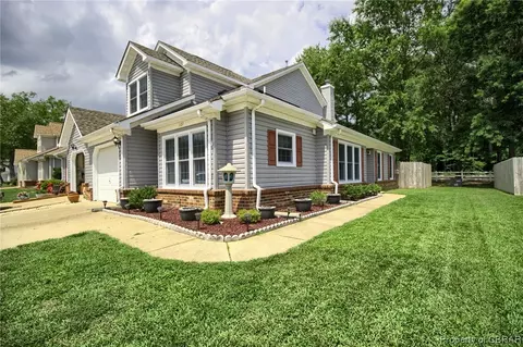 107 Thornrose Dr, Yorktown, VA 23692