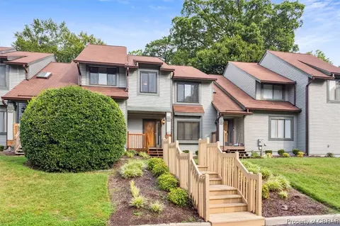345 Bridgewater Dr, Newport News, VA 23603