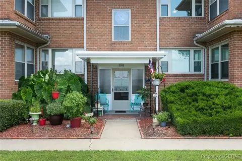 7303 River Rd, Newport News, VA 23607