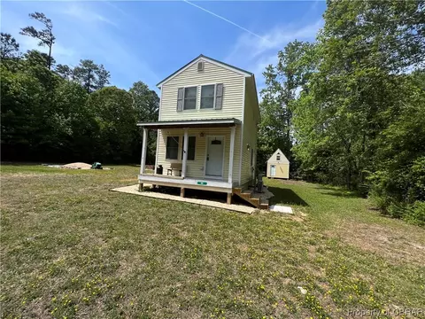 88 Lands End Ln W, Lancaster, VA 22503