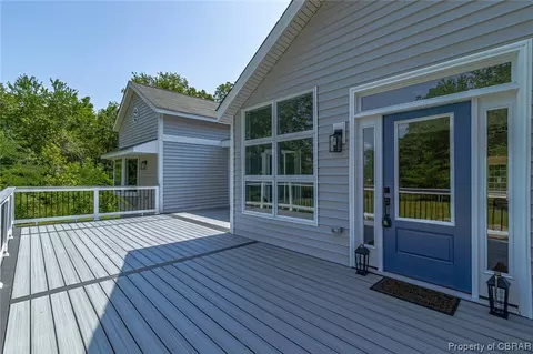 331 Knapp St, Urbanna, VA 23175