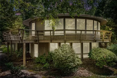 524 Holly Haven Rd, Weems, VA 22576