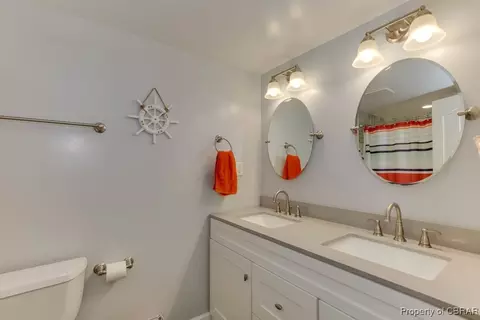 7 Mainsail Dr, Hampton, VA 23664 photo 5