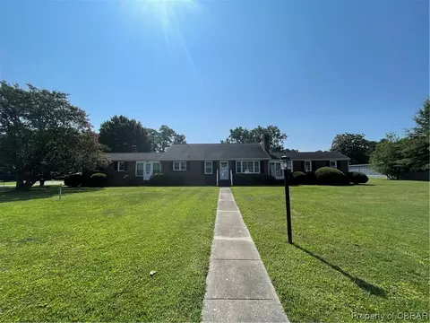 170 Cheatham Dr, West Point, VA 23181