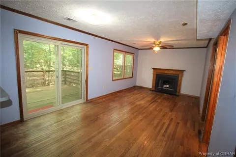 6725 Hollybrook Ln, Gloucester, VA 23061 photo 8