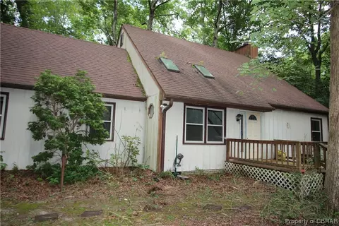 6725 Hollybrook Ln, Gloucester, VA 23061 photo 2