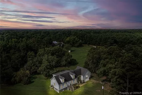 516 Sand Bank Rd, Port Haywood, VA 23138
