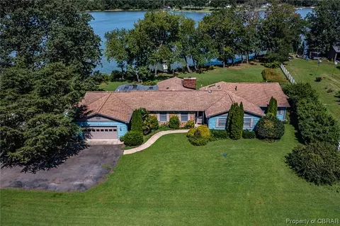 45 Cedar Dale Ln, Reedville, VA 22539