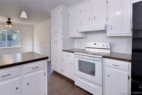 1643 Colony Cir, Gloucester Point, VA 23062 photo 10