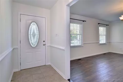 1643 Colony Cir, Gloucester Point, VA 23062 photo 4