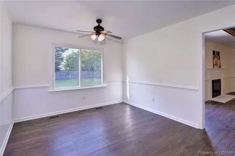 1643 Colony Cir, Gloucester Point, VA 23062 photo 13