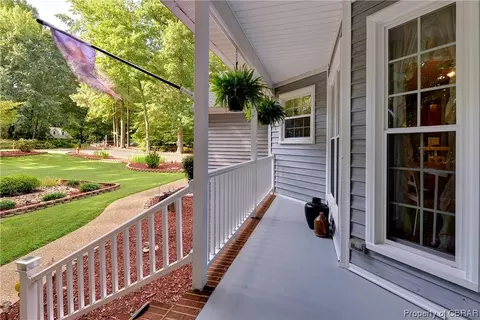7024 Tracey Ct, Gloucester, VA 23061 photo 3