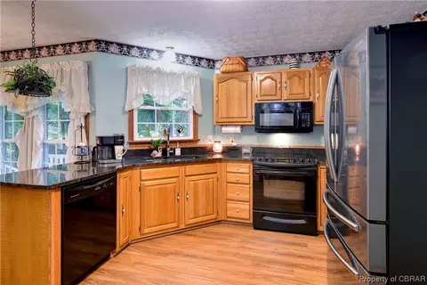 7024 Tracey Ct, Gloucester, VA 23061 photo 8