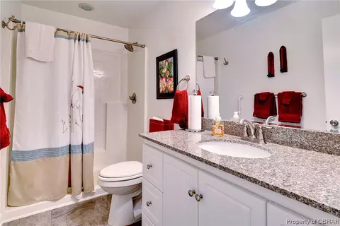 7836 Waters Edge Ln, Gloucester Point, VA 23062 photo 23
