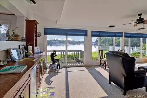 7836 Waters Edge Ln, Gloucester Point, VA 23062 photo 15