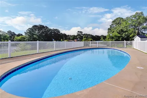 7836 Waters Edge Ln, Gloucester Point, VA 23062 photo 26