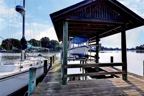 7836 Waters Edge Ln, Gloucester Point, VA 23062 photo 40