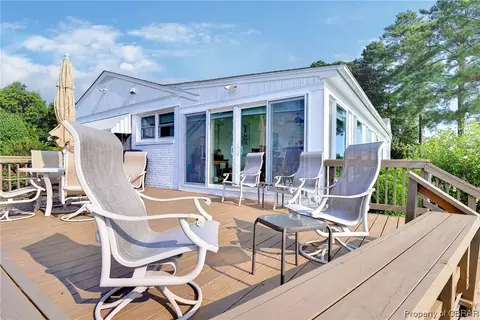 7836 Waters Edge Ln, Gloucester Point, VA 23062 photo 27