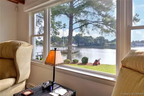 7836 Waters Edge Ln, Gloucester Point, VA 23062 photo 7