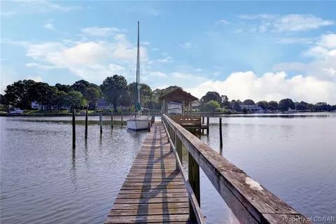 7836 Waters Edge Ln, Gloucester Point, VA 23062 photo 39