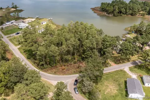 00 Horse Rd, Hayes, VA 23072