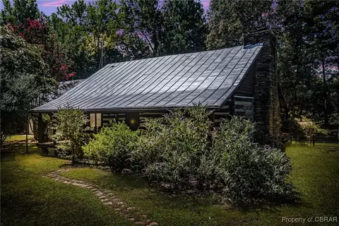 122 Lancelot Dr, Reedville, VA 22539