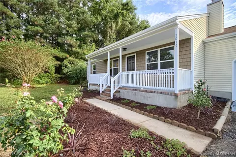 5017 Hickory Fork Rd, Gloucester, VA 23061 photo 3
