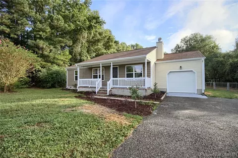 5017 Hickory Fork Rd, Gloucester, VA 23061 photo 2