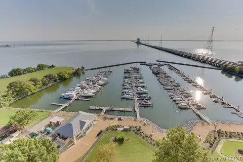 7501 River Rd #15B, Newport News, VA 23607