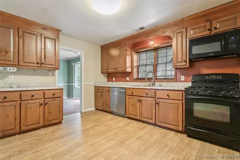 7416 Camp Okee Dr, Gloucester Point, VA 23062 photo 12