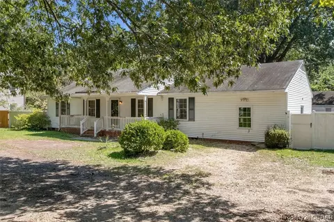 7416 Camp Okee Dr, Gloucester Point, VA 23062 photo 3