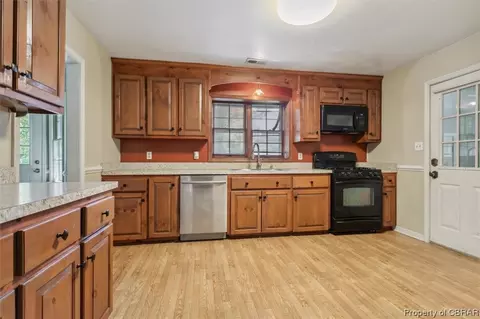 7416 Camp Okee Dr, Gloucester Point, VA 23062 photo 13