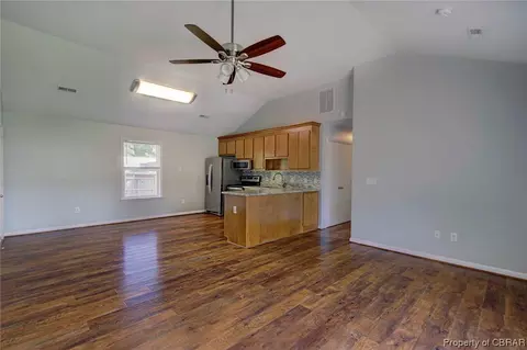 6789 Hilltop Dr, Gloucester, VA 23061 photo 7