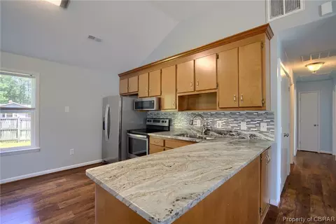 6789 Hilltop Dr, Gloucester, VA 23061 photo 14