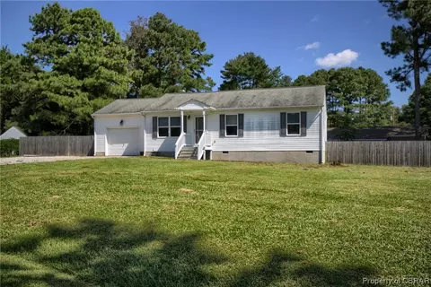 6789 Hilltop Dr, Gloucester, VA 23061 photo 3