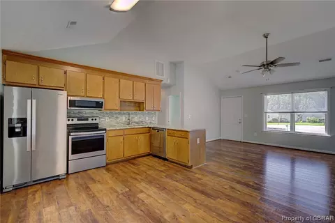 6789 Hilltop Dr, Gloucester, VA 23061 photo 11