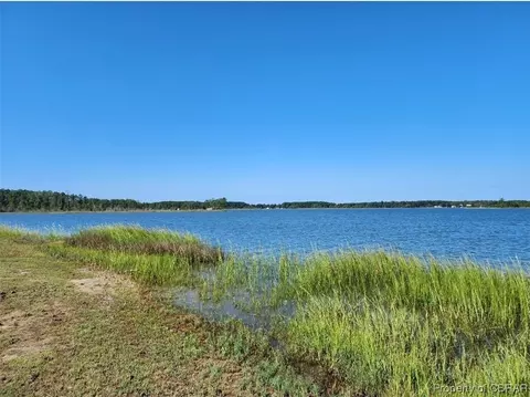 3 8 Ac Lucilles Ln, Gloucester, VA 23072