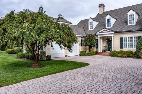 285 Harbour View Dr, White Stone, VA 22578