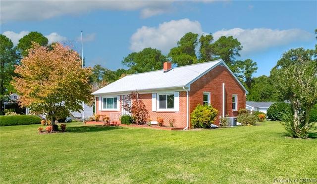 7583 Camp Okee Dr, Gloucester Point, VA 23062