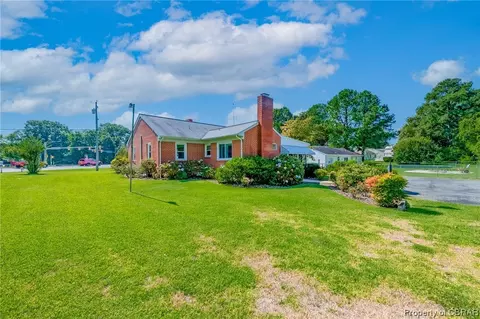 7583 Camp Okee Dr, Gloucester Point, VA 23062 photo 30