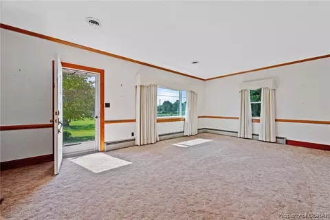 7583 Camp Okee Dr, Gloucester Point, VA 23062 photo 5