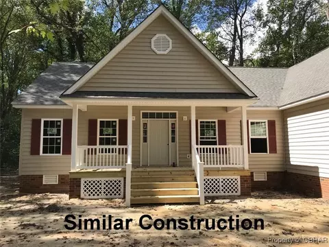 1018 Mariners Woods Dr, Hartfield, VA 23071