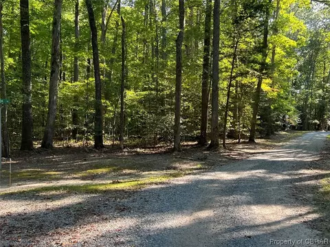 000 Laurel Dr, Lancaster, VA 22503